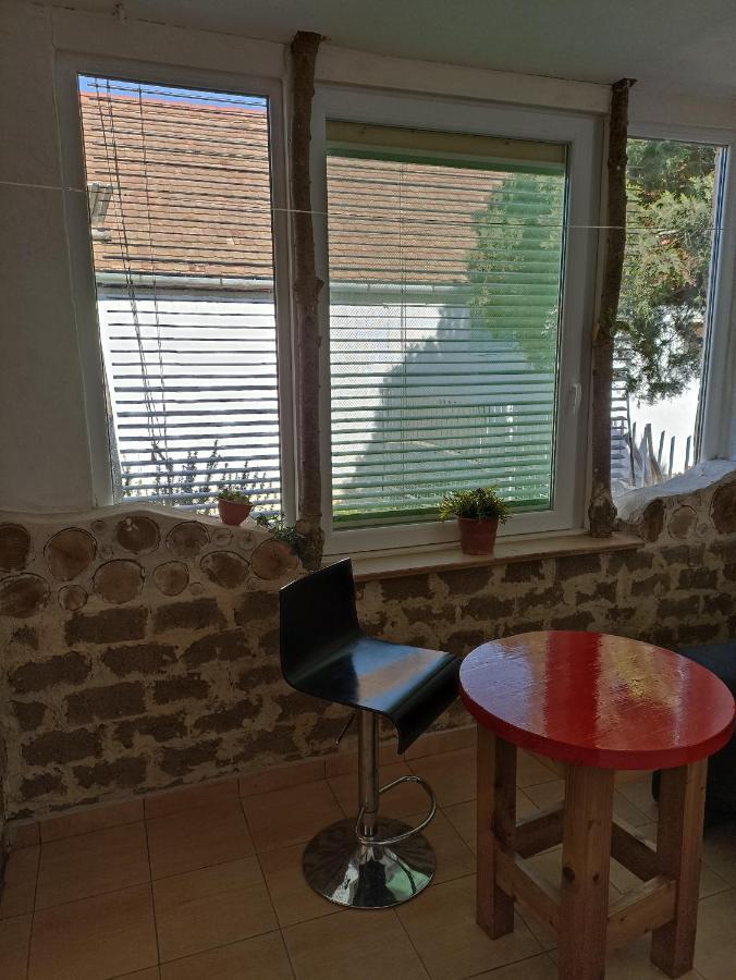 Uj Vilag Appartement Harkány Buitenkant foto