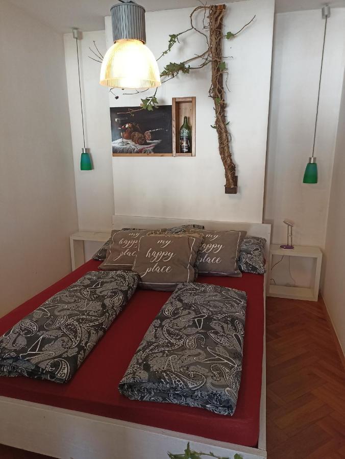 Uj Vilag Appartement Harkány Buitenkant foto