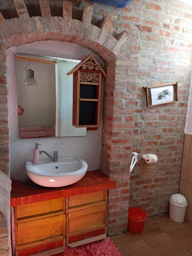 Uj Vilag Appartement Harkány Buitenkant foto
