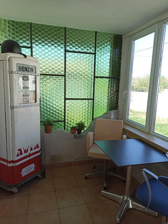 Uj Vilag Appartement Harkány Buitenkant foto